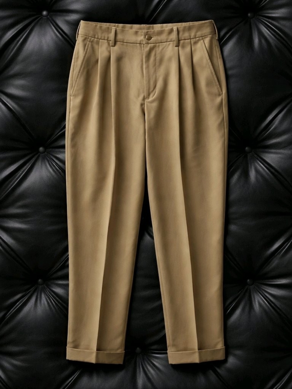 Van Heusen Traveler Classic Mens Pleated Dress Slacks - Size 32x34 - Khaki Pants